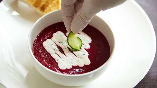 холодный крем-суп из свеклы
