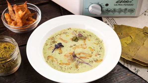 крем-суп из брокколи с креветками