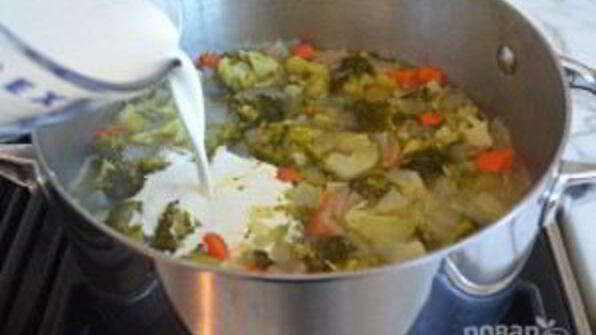 крем-суп с брокколи и сыром