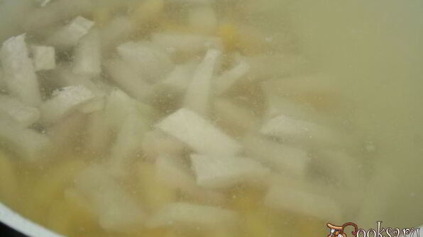 мясной суп с домашней яичной лапшой