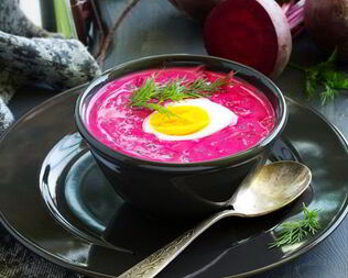 Густая окрошка со свеклой и куриным филе