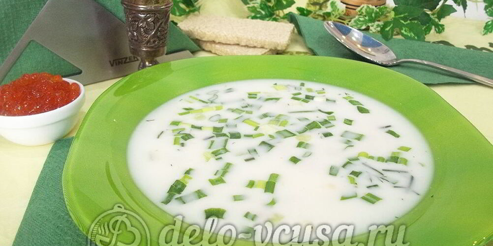 Рецепт окрошки без мяса с красной икрой