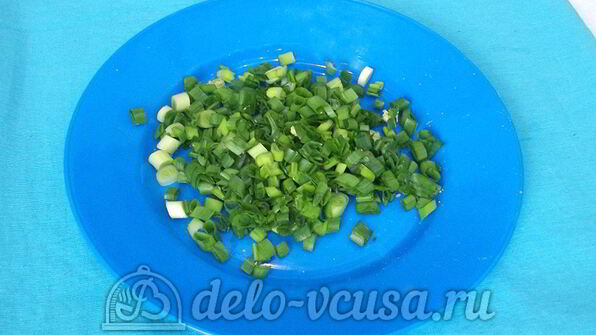 окрошка без мяса с красной икрой