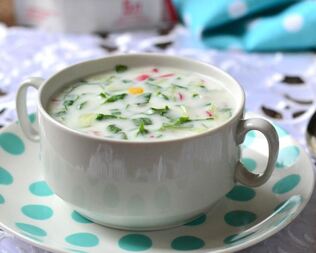 Окрошка на кефире с щавелем