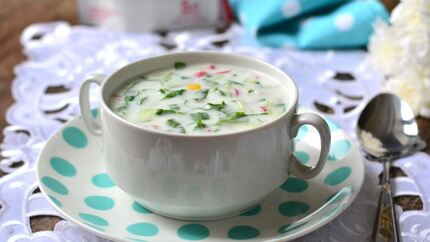 Окрошка на кефире с щавелем