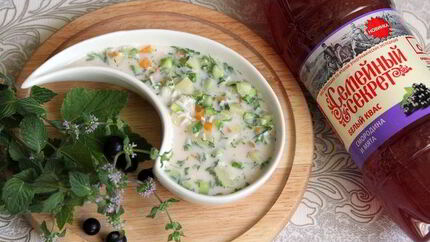 Окрошка с морковной ботвой и белым квасом