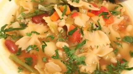 Минестроне с соусом песто по-генуэзски