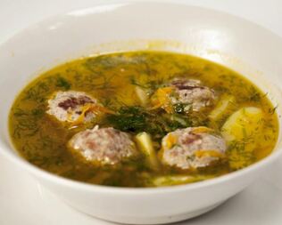 Рассольник с фрикадельками из индейки