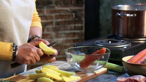 рассольник с фрикадельками из индейки