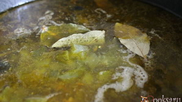 рассольник с лесными грибами в мультиварке