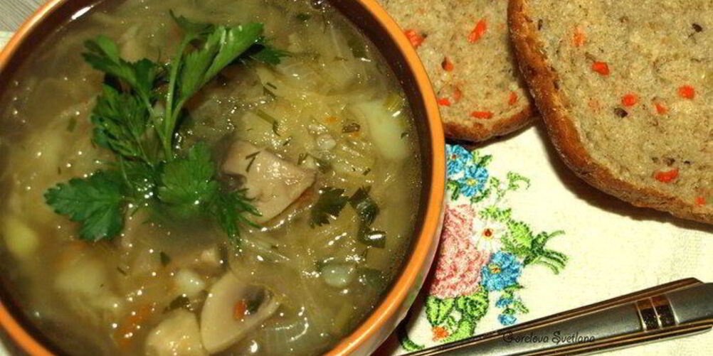 Рецепт постных щей из квашеной капусты с шампиньонами