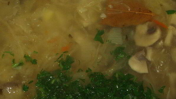 постные щи из квашеной капусты с шампиньонами