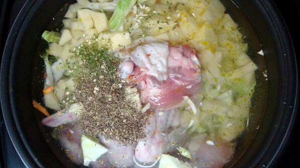 щи из капусты с курицей в мультиварке