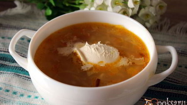 щи из кислой капусты с перловкой на мясном бульоне