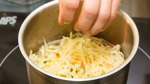 щи из квашеной капусты с белыми грибами