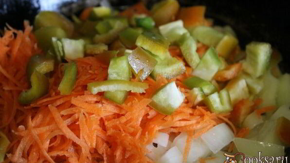 щи из квашеной капусты с фасолью и сладким перцем на курином бульоне