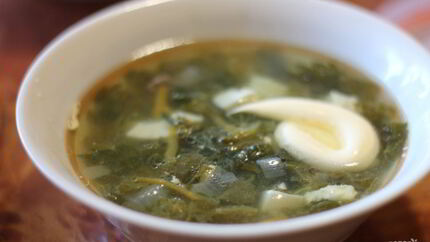 Щи из щавеля с крапивой