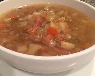 Щи на мясном бульоне