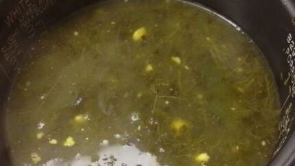 Щи со щавелем в мультиварке