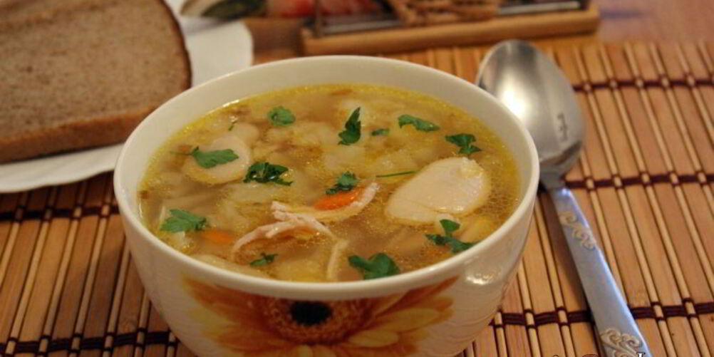 Рецепт щей со свежей капустой и лимской фасолью на курином бульоне