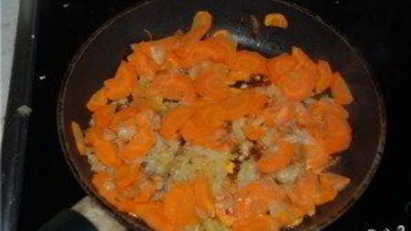 капустная солянка с сосиской