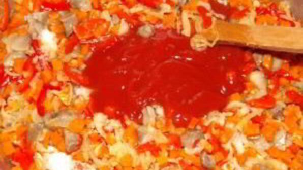 солянка грибная на зиму с томатной пастой