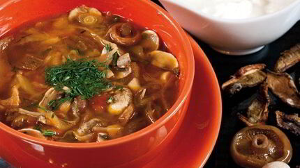 Солянка из квашеной капусты с грибами