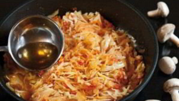 солянка из квашеной капусты с грибами