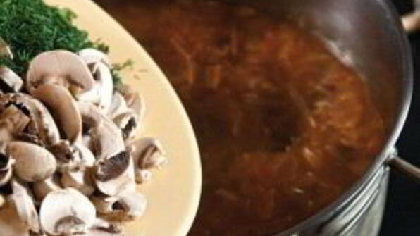 солянка из квашеной капусты с грибами