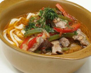 Солянка с говядиной и сладким перцем