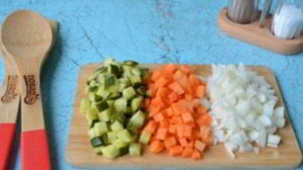 солянка с копченостями в хлебе