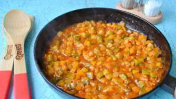 солянка с копченостями в хлебе