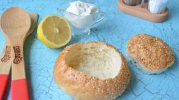 солянка с копченостями в хлебе