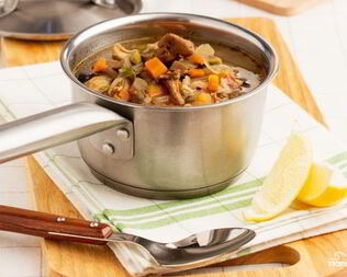 Солянка с лимоном