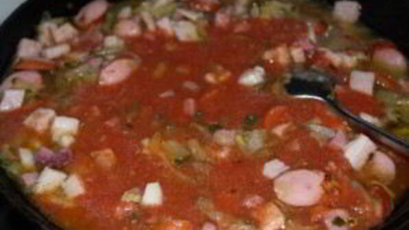 солянка сборная с колбасой