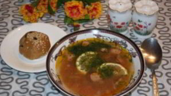 солянка сборная с колбасой