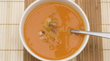 Суп из каштанов с тыквой и пармской ветчиной