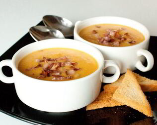 Гороховый суп-пюре с беконом