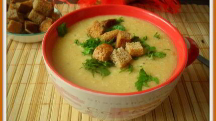 Гороховый суп-пюре с гренками