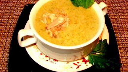 Суп-пюре из брокколи с курицей и сыром