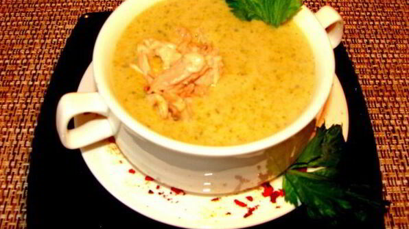 суп-пюре из брокколи с курицей и сыром