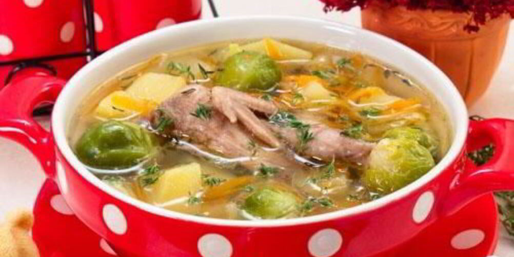 Рецепт супа с перепелами, брюсельской капустой и картофелем