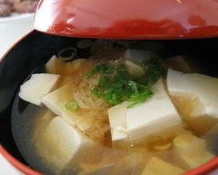 Суп с тофу и шампиньонами