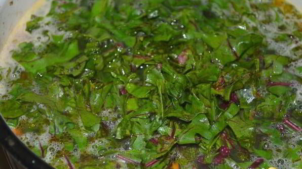 суп со свекольной ботвой