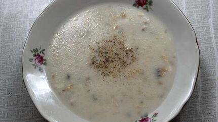 Белый сырный суп с курицей и грибами