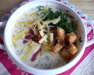 Сырно-овощной суп с копченостями