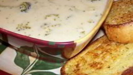 Сырный суп с курицей и брокколи