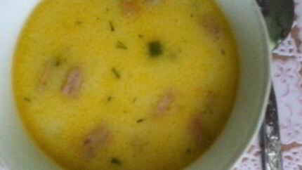 Сырный суп с полукопченой колбасой