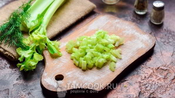 томатный суп с сельдереем