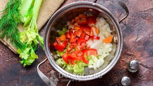 томатный суп с сельдереем